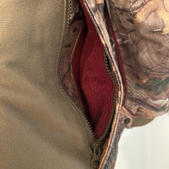 Field & Stream Women's Red and Camo Jacket - Picture 8 of 8